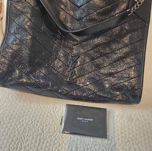 Saint Laurent Niki Shopping Tote Matelasse Chevron Leather Medium - Picture 12 of 12